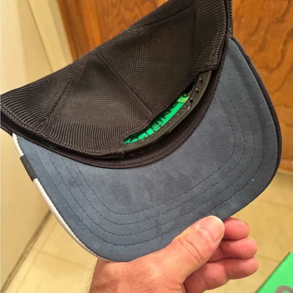 Goorin Bros. "Uh Huh King" Trucker Hat.
Elvis. NWT SOLD OUT! - Picture 14 of 14